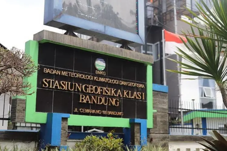 BMKG: Bertepatan Puncak Musim Hujan, Imlek 2022 Tahun Ini di Kota Bandung pun Diprediksi Turun Hujan