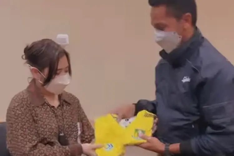 Prilly Latuconsina Resmi Miliki Klub Bola Persikota Tangerang: Perempuan Juga Bisa!