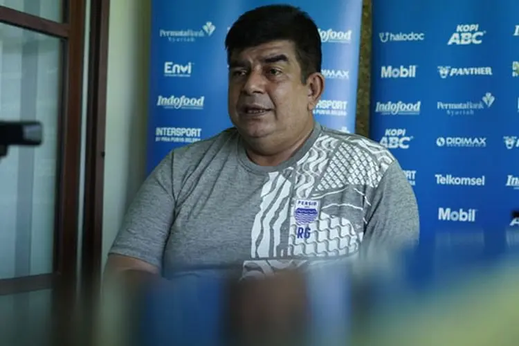 Sembilan Pemain Persib Terpapar Covid, Ini Penjelasan Dokter Rafi
