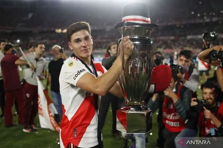 Deal! Julian Alvarez Hengkang dari River Plate Menuju Manchester City