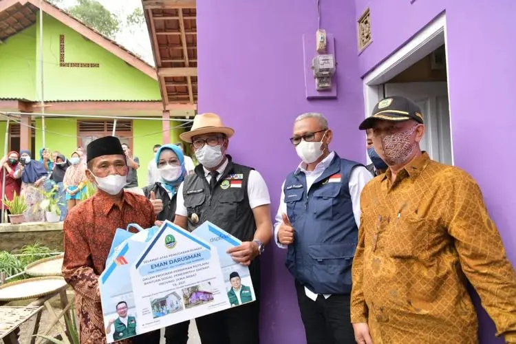 Tinjau Perbaikan Rutilahu di Kuningan, Ridwan Kamil: Mirip Real Estate