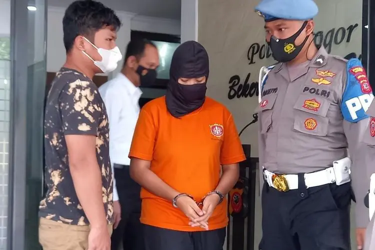 Polisi Amankan Ibu Rumah Tangga Pelaku Penipuan Investasi Ilegal