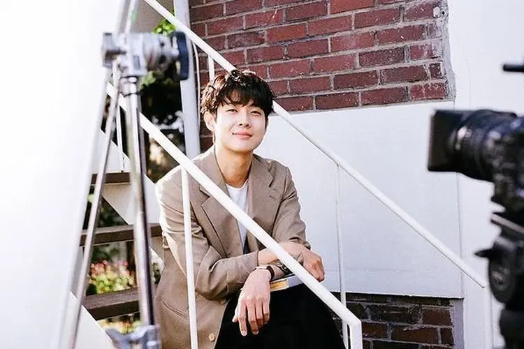 Apa Kamu Termasuk? Choi Woo Shik 'Our Beloved Summer' Ungkap Tipe Ideal Wanita yang Disukainya