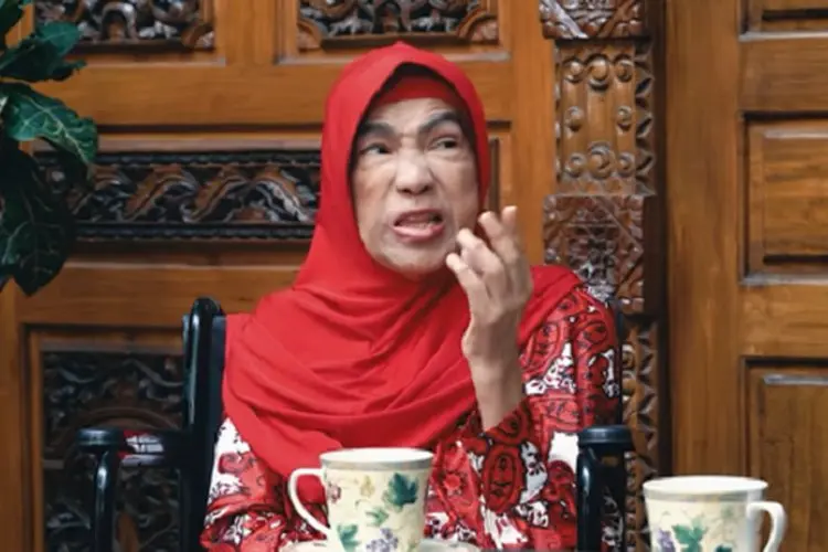 Dorce Gamalama Akui Sakit Hati Karena Perkataan Ustadz, Netizen : Diingetin Kok ngeyel