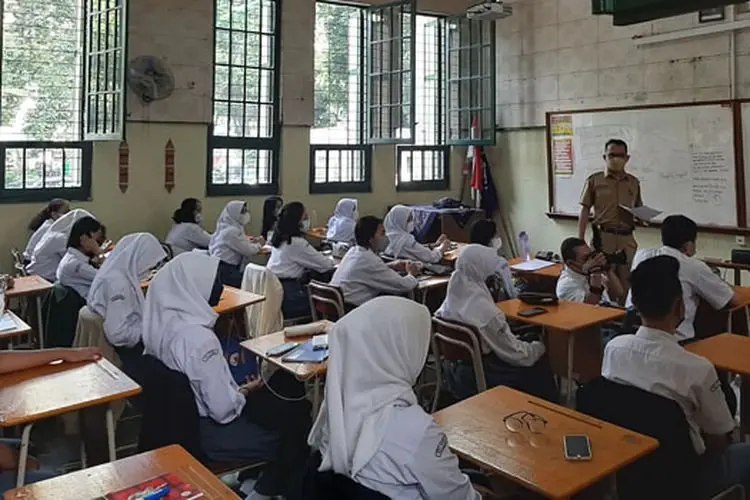 Varian Omicron Menggila di Tengah PTM Kota Bandung, Pegiat Pendidikan: Pemkot Harus Evaluasi!
