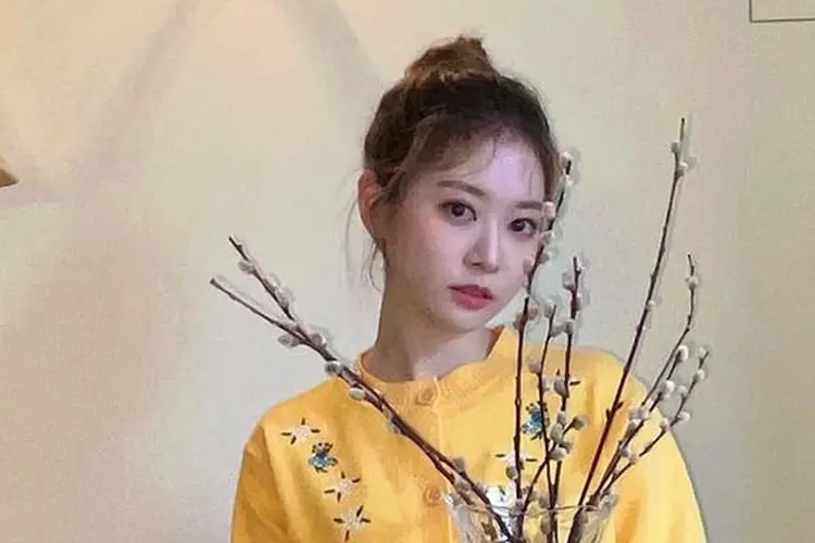 Alami Gejala Sakit Tenggorokan, Bora Cherry Bullet Positif Covid-19