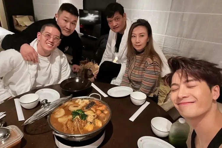 Setelah 10 Tahun, Akhirnya Jackson GOT7 Bisa Rayakan Tahun Baru Imlek Bareng Keluarga