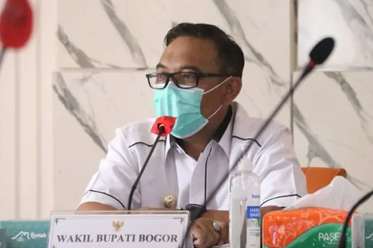 Terungkap! Tiga Hari Sebelum Covid 19, Iwan Setiawan Main Bola Bersama Artis, Anaknya Pun Positif Terpapar 