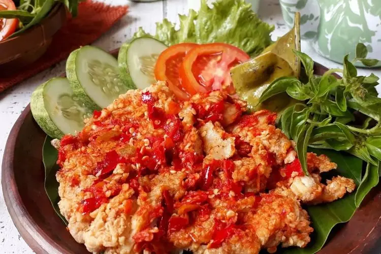 Mudah dan Murah, Ini Resep Ayam Geprek Sambal Bawang