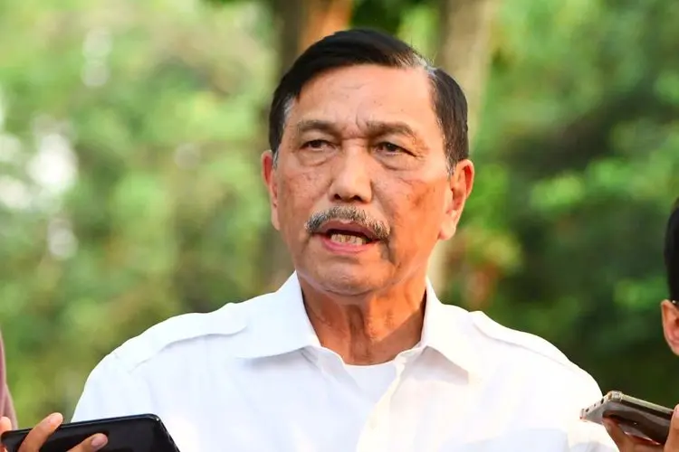 Kasus Covid-19 Meroket, Pemerintah Justru Kurangi Masa Karantina hingga Buka Pintu Masuk Internasional di Bali