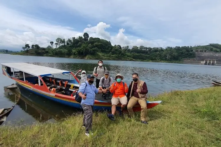Hampir Terendam Air, Tim Teknik Geologi ITB Selamatkan Fosil di Waduk Saguling