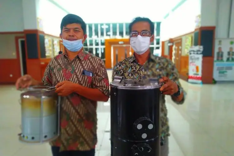 Hebat, Warga Bongas KBB Ciptakan Bahan Bakar Biomas Atasi Masalah Sampah