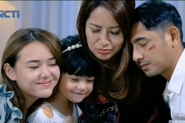 Sinopsis Ikatan Cinta 6 Februari 2022: Nino Video Call Reina, Ketahuan Mirna, Andin Masih Terbaring di Rumah S