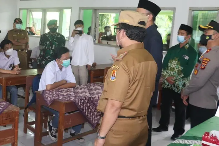 Forkopimda Kabupaten Cirebon Deklarasikan Tolak Tawuran Pelajar Geng Motor serta Anti Narkoba