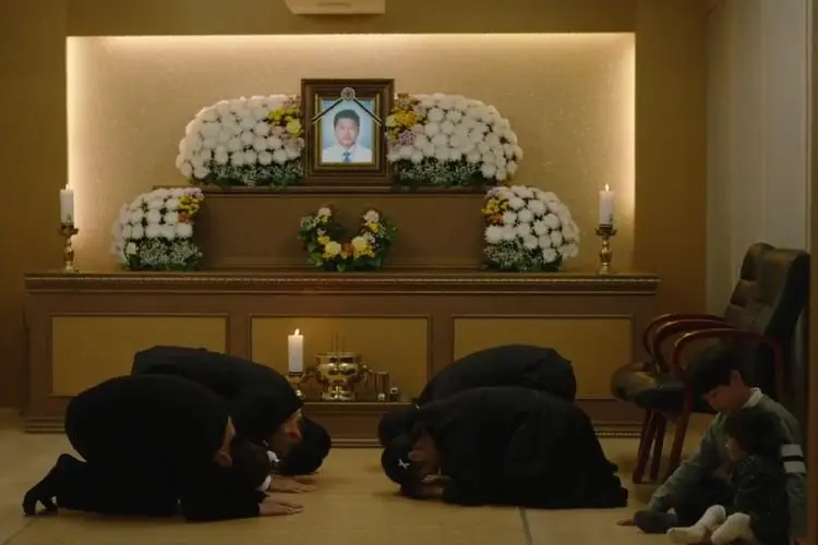 Sinopsis Dr. Park's Clinic Episode 9: Terlalu Lelah Bekerja, Dae Kwang Meninggal Dunia