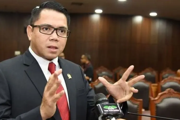 Penuhi Panggilan Penyidik, Poros Nusantara Pertanyakan Pasal Diskriminasi di Kasus Arteria Dahlan