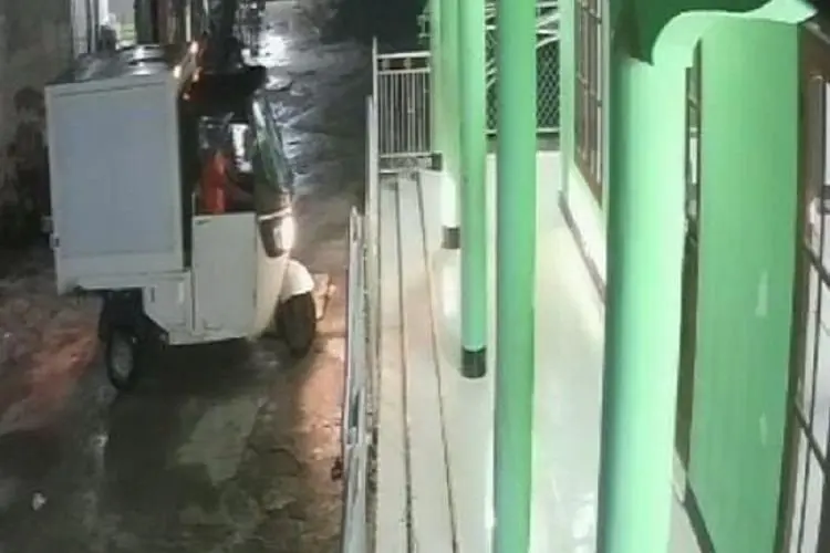 Maling Kotak Amal di Cibinong Diringkus Warga, Untung Nggak Digebukin