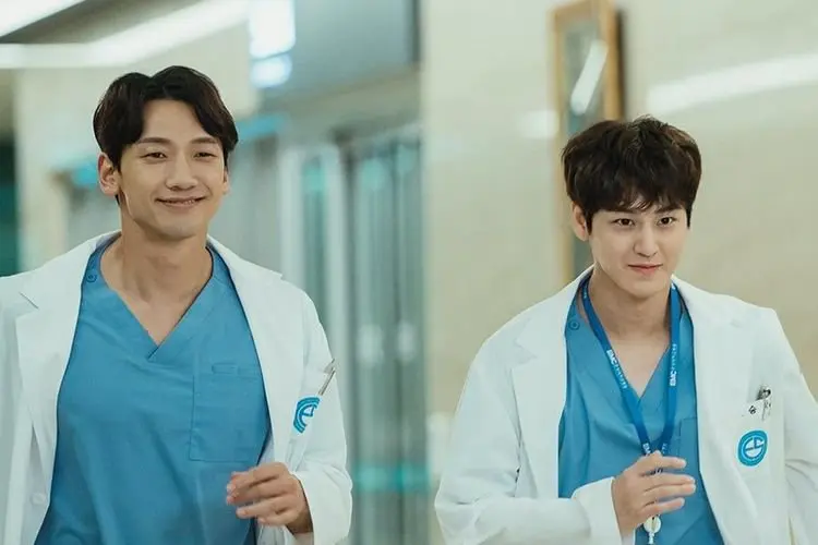Sinopsis Ghost Doctor Episode 12, Go Seung Tak Temukan Cara untuk Buat Cha Young Min Sadar?