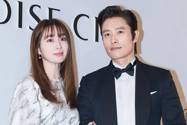 Syuting 'Our Blues' Dihentikan, Aktor Lee Byun Hun dan Istrinya Lee Min Jung Positif Covid-19