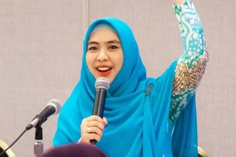 Bekal Pranikah dari Ustadzah Oki Setiana Dewi untuk Para Calon Istri, Buang Jauh-jauh Satu Hal Ini!