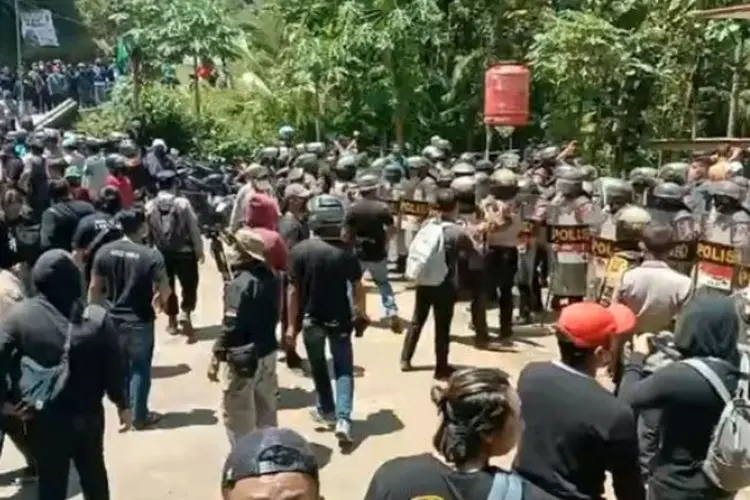 Imbas Kasus Wadas, Kapolri Didesak Evaluasi Tindakan Represif Polda Jateng