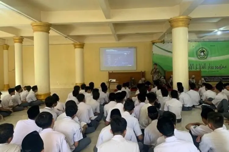 Prodi Bimbingan dan Konseling IKIP Siliwangi Perkuat Kompetensi Digital Siswa SMA Darul Falah