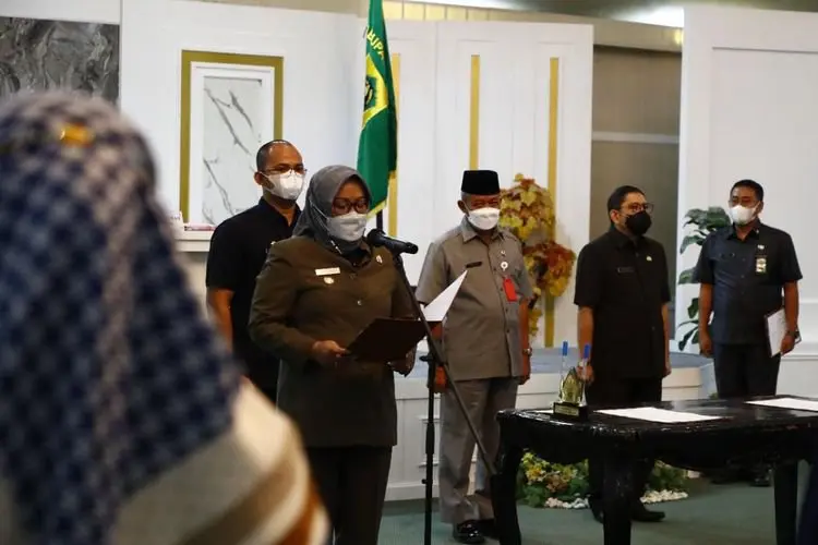 Ratusan Pejabat Disdik Kabupaten Bogor Dilantik, Ini Harapan Ade Yasin