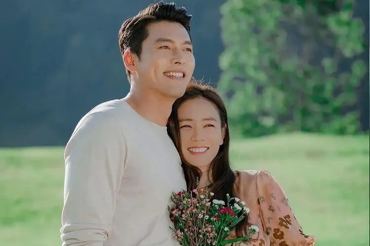 Bukan Keciduk Dispatch Lagi, Hyun Bin dan Son Ye Jin Resmi Akan Menikah