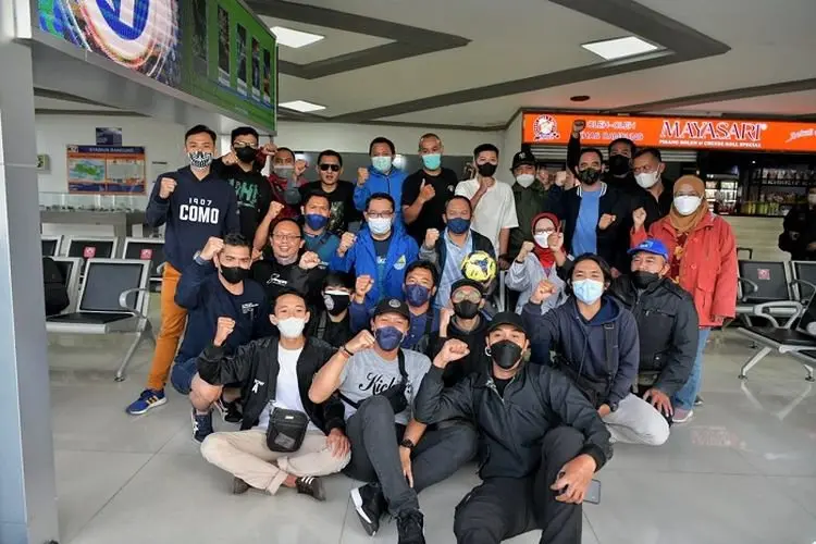 Lepas Tim Sepak Bola Wartawan Jabar ke Solo, Ridwan Kamil: Yang Penting Berjuang Maksimal!