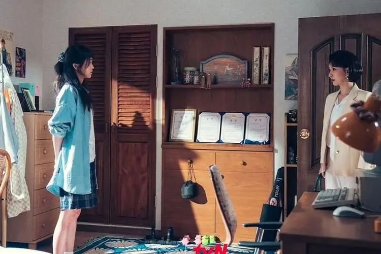 Sinopsis Twenty Five Twenty One Episode 2 : Demi Pindah ke SMA Tae Yang, Na Hee Do Nekat Lakukan Hal Ini