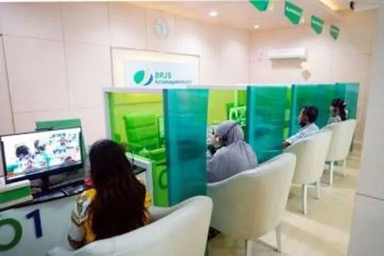Ramai Penolakan JHT Cair di Usia 56 Tahun, Anggota DPD RI Minta Kebijakan Baru JHT Dievaluasi