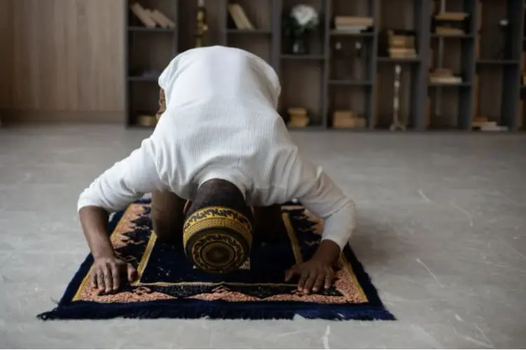 Ada Sholat yang Tak Diterima Allah, Simak Supaya Ibadah Solat Kita Tidak Sia-Sia!