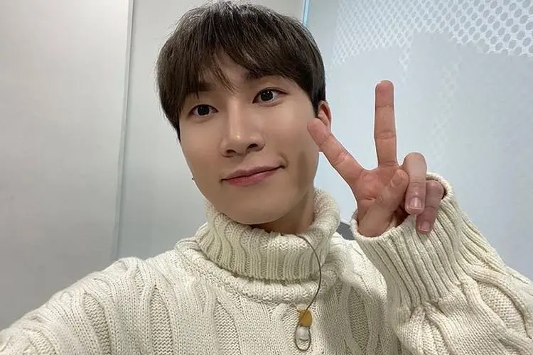 Eunkwang BTOB Positif Covid-19 Setelah Mengalami Sakit Tenggorokan