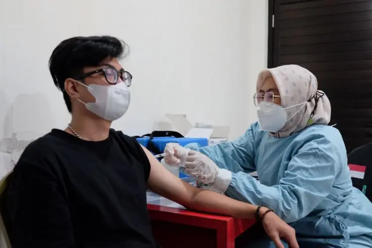 Kapolri Instruksikan Jajaran untuk Evaluasi dan Tingkatkan Akselerasi Vaksinasi