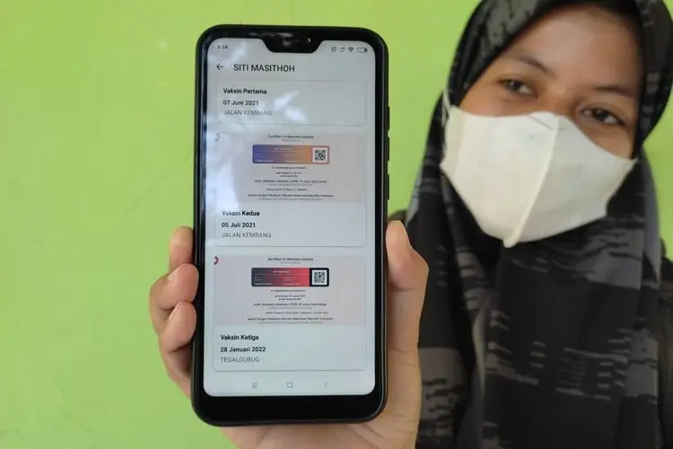 KOK BISA.. NIK Dipakai Orang Lain, Warga Cirebon Ini Terhalang Vaksinasi Booster