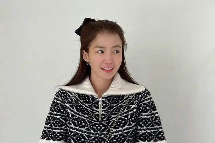 Lee Si Young Perkenalkan Karakternya di Drama Thriller Baru 'Grid'