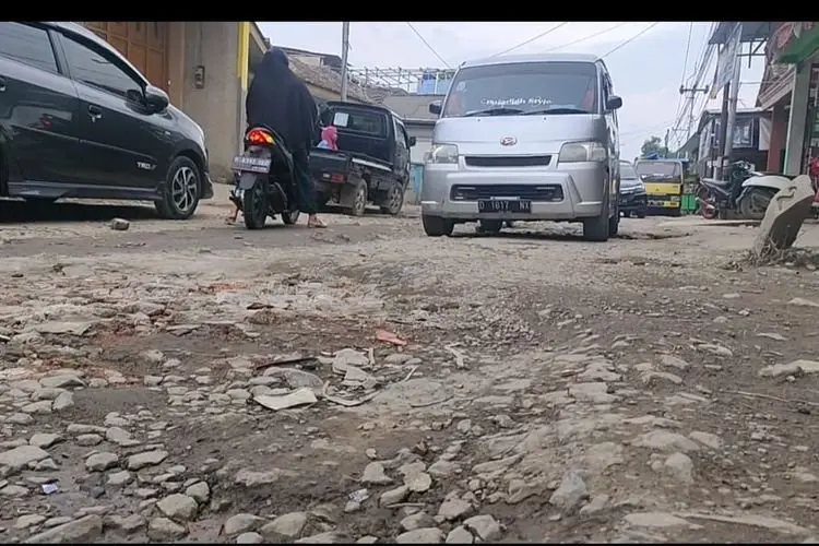 Hengky Kurniawan Ungkap Alasan Perbaikan Jalan Selatan KBB Mangkrak