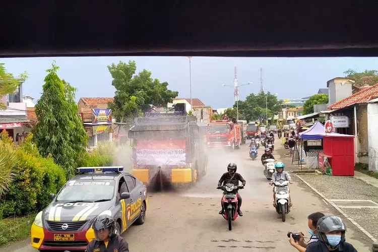 Cegah Penyebaran Omicron, Forkopimda Kabupaten Bandung Lakukan Penyemprotan Disinfektan
