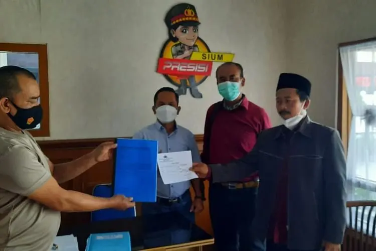 Diduga Lakukan Tindakan Asusila Terhadap Istri Bawahannya, Kades Bojongsalam KBB Dipolisikan