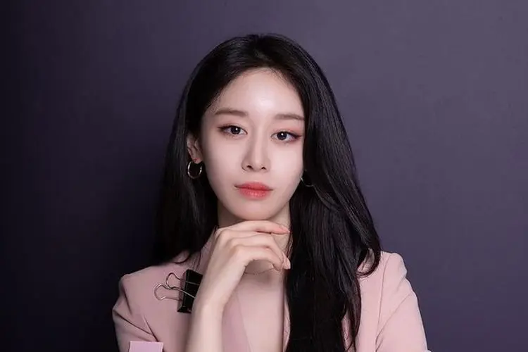 Jiyeon T-ara Tandatangani Kontrak dengan Agensi Baru Sebagai Penyanyi dan Aktris