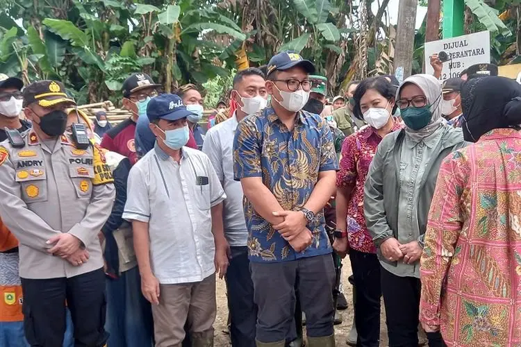 Akhirnya, Korban Banjir di Bojong Kulur yang Terpapar Covid 19 Dipindahkan ke Gedung Sekolah