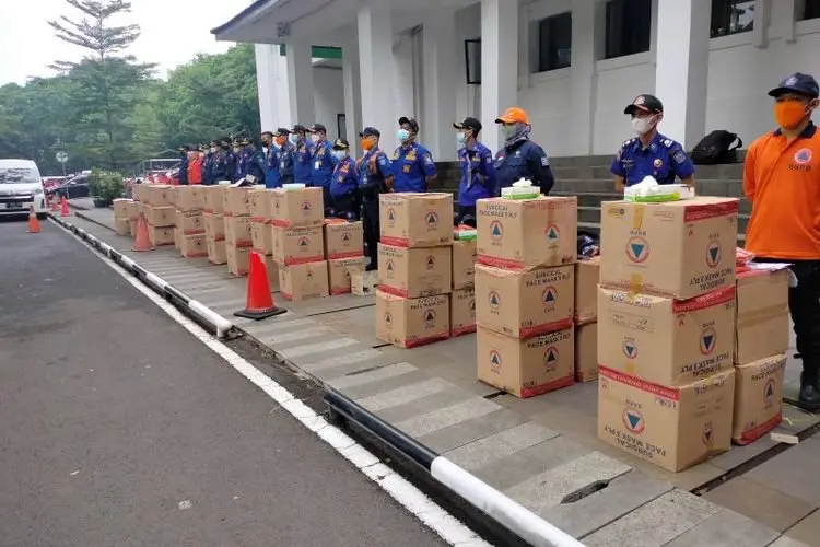 BNPB Bagikan 200 Ribu Masker Gratis Untuk Warga Kota Bandung