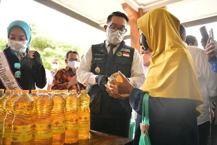 Kabar Baik! Ridwan Kamil Distribusikan 30 Juta Liter Minyak Goreng ke 27 Kabupaten/Kota di Jabar