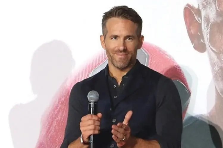 Isu Terbantahkan! Ryan Reynolds dan Patrick Stewart Takkan Beraksi di Doctor Strange 2
