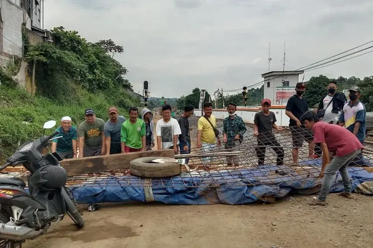  Warga Cipaku Bogor Tutup Jalan, Balai Perkeretaapian Janjikan Solusi Terbaik