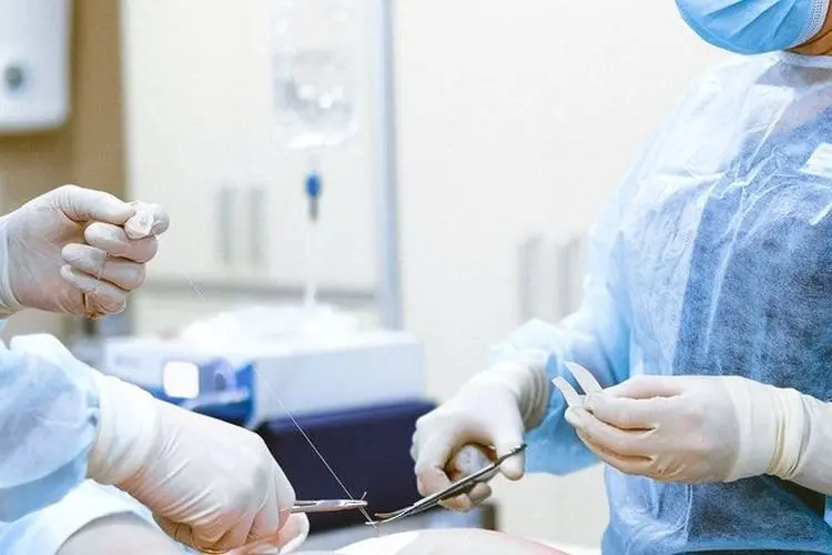 Diduga Lakukan Filler Payudara Ilegal, Wanita di Jakarta Barat Ditemukan Tewas