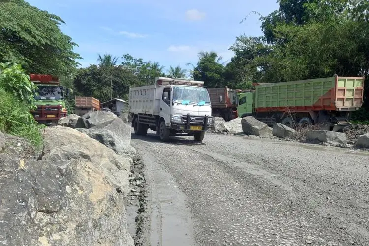 Geram, Ahmad Tohawi Nekat Hadang Truk Tambang Penyebab Kecelakaan di Ciseeng