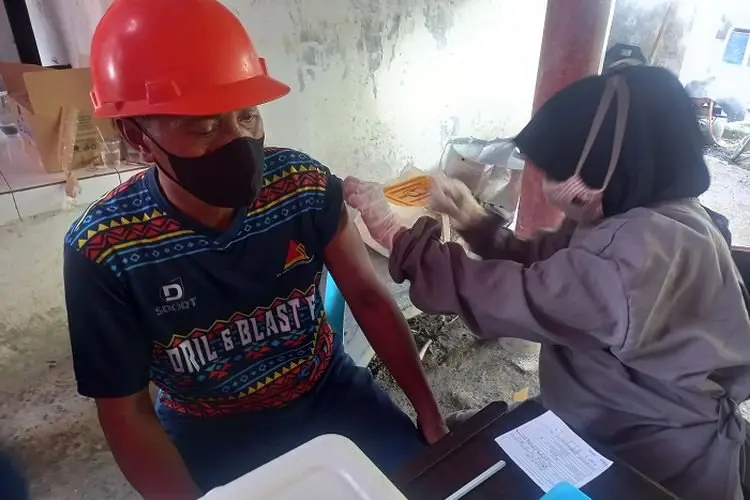 Cegah Klaster Covid-19, Karyawan Usaha Tambang Divaksinasi Booster
