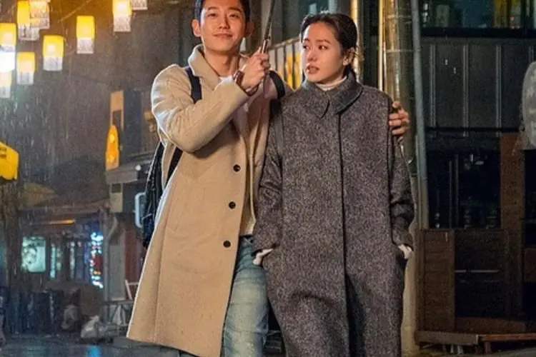 Siap Joget di Tengah Hujan? 'Something in The Rain' Akan Diremake Versi India