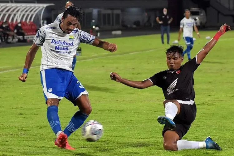 Dibungkam Persib 0-2, Pelatih PSM Joop Gall Curhat: Ini Seperti Tamparan di Wajah!